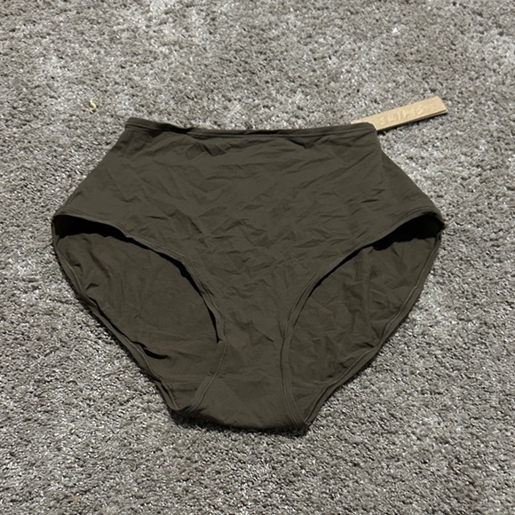 SKIMS Other - Skims High-Waisted Brown Briefs